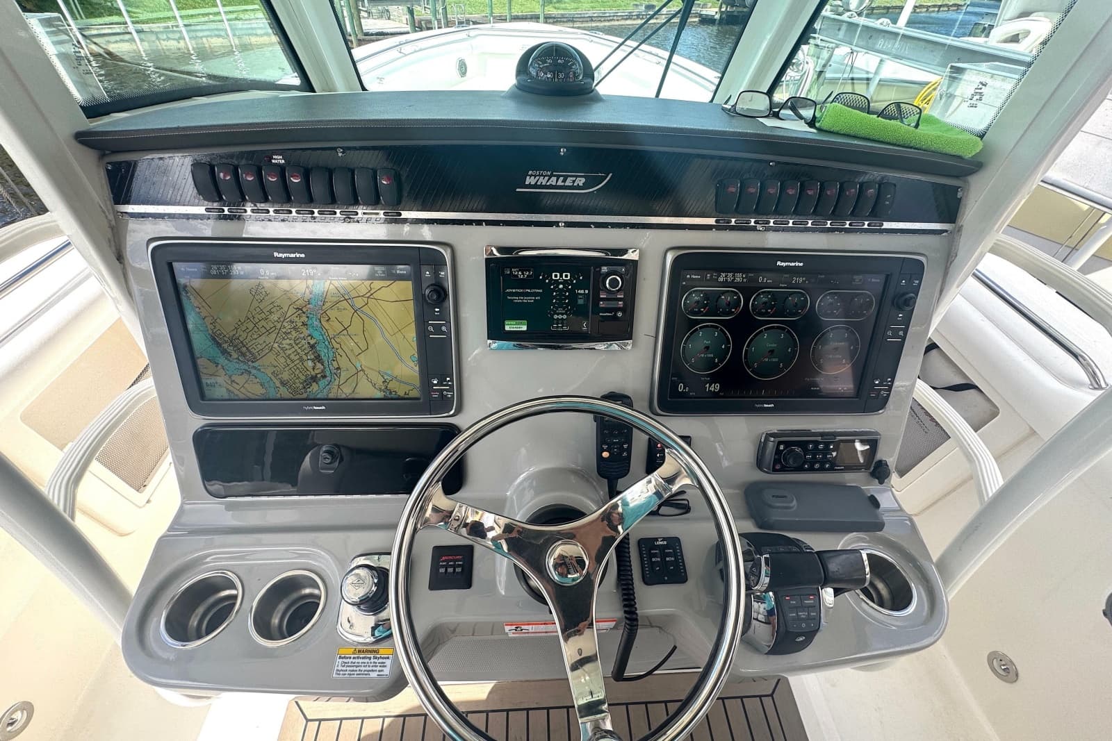 2014 Boston Whaler 350 Outrage - Photo 9