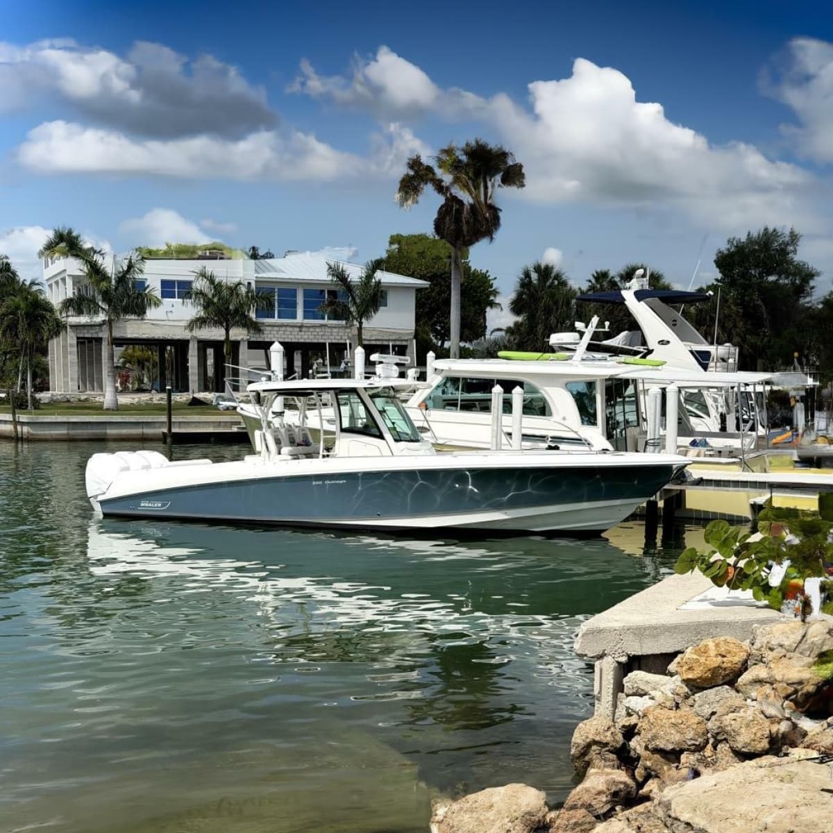 2014 Boston Whaler 350 Outrage - Photo 1