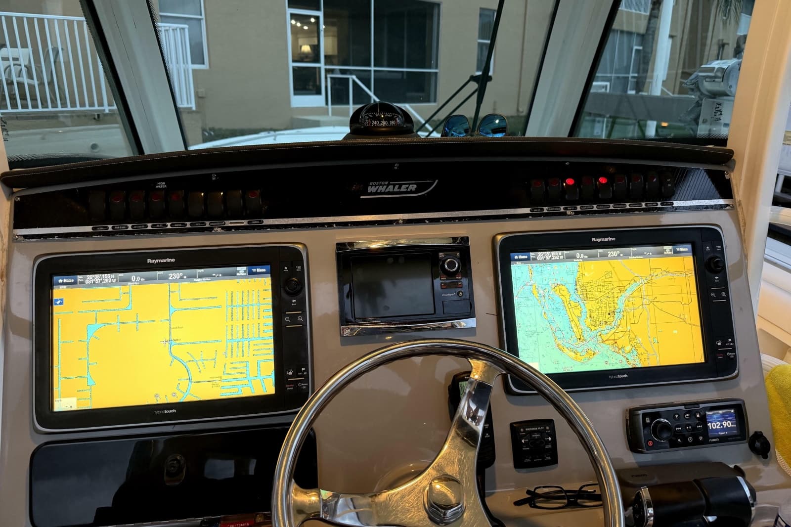 2014 Boston Whaler 350 Outrage - Photo 15