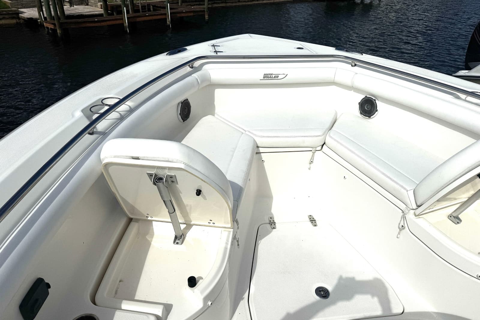 2014 Boston Whaler 350 Outrage - Photo 23