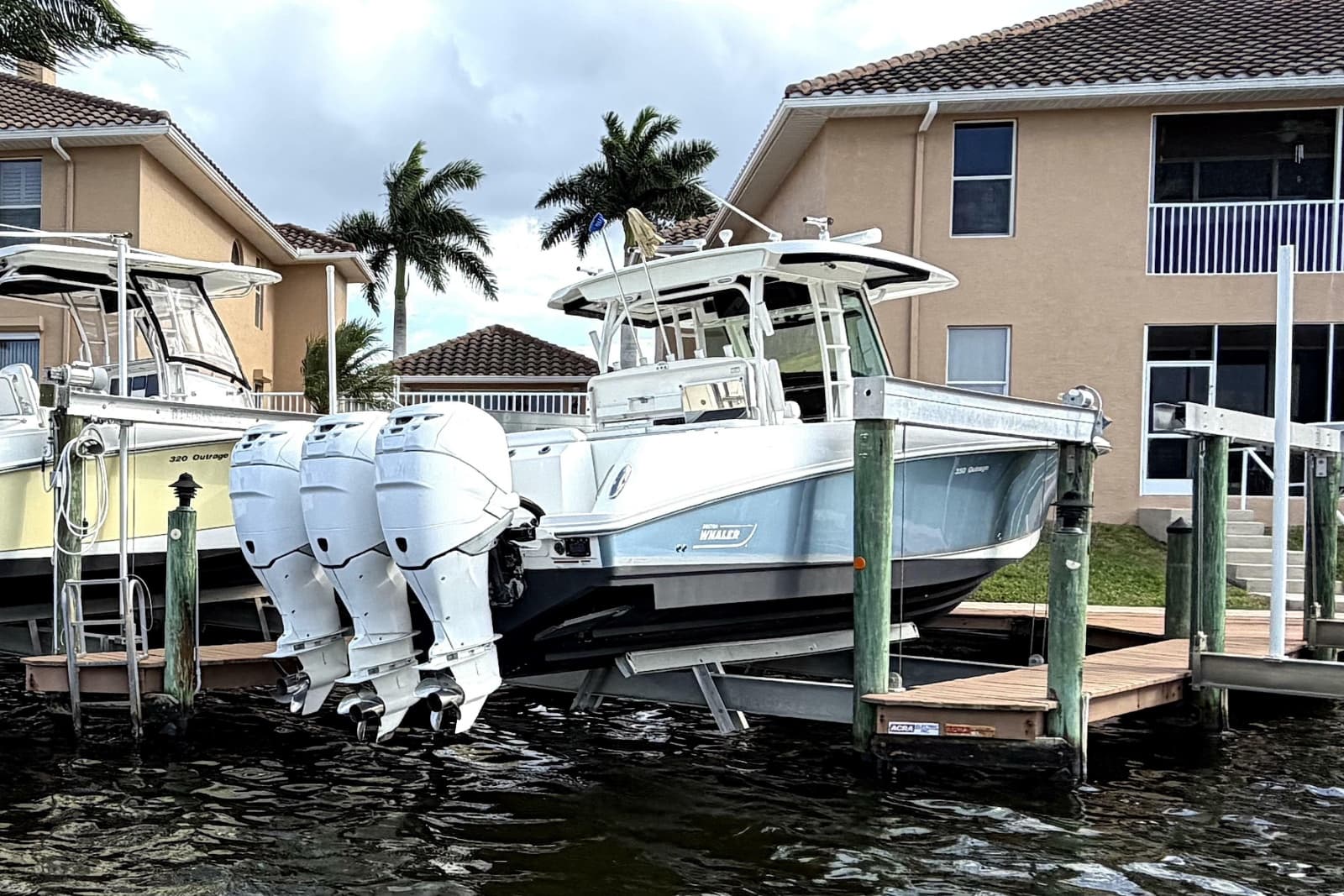 2014 Boston Whaler 350 Outrage - Photo 3