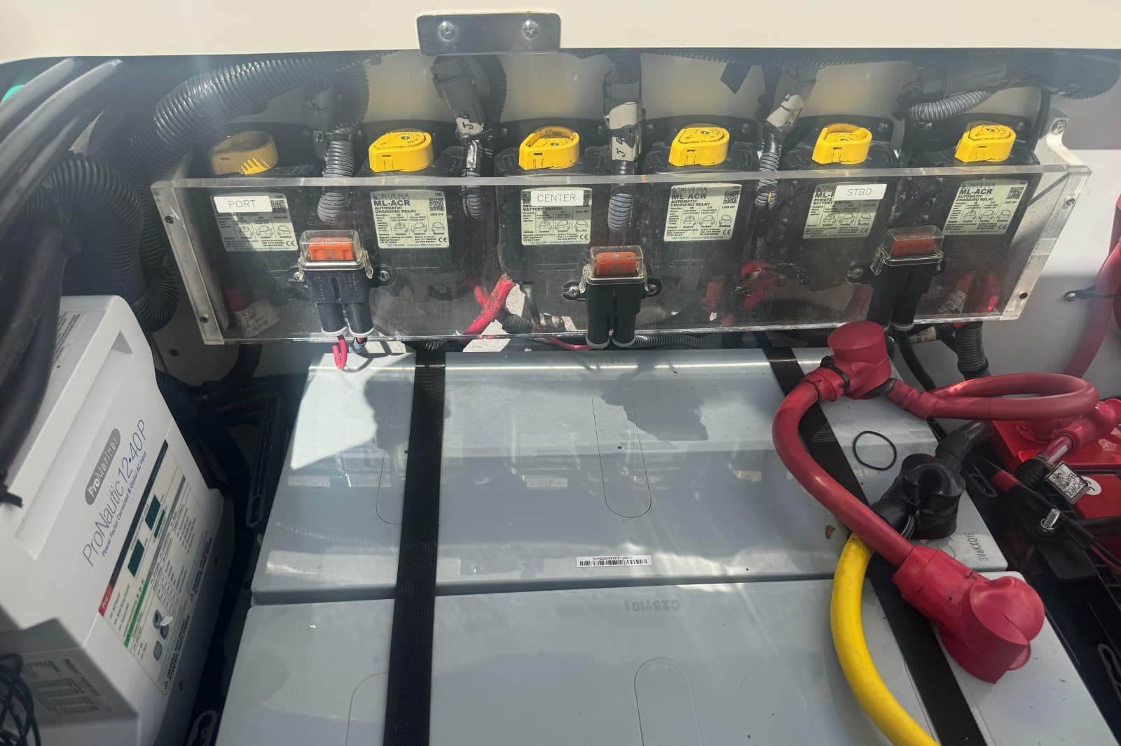 2014 Boston Whaler 350 Outrage - Photo 57