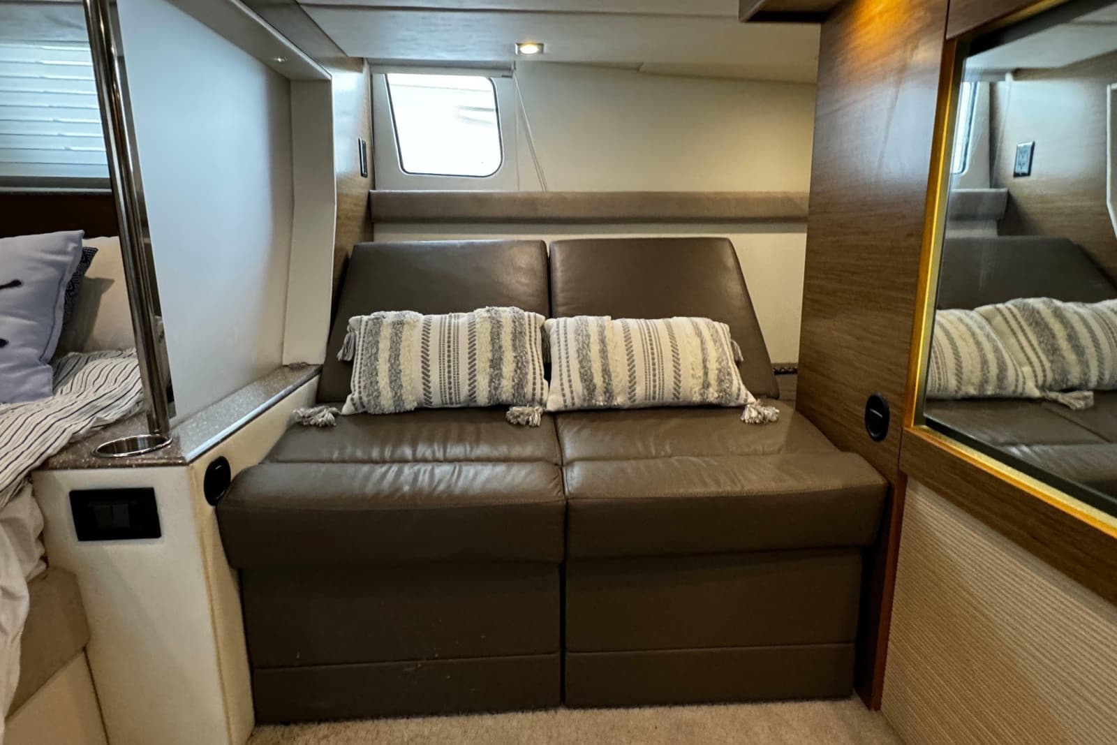 2014 Cruisers Yachts 45 Cantius - Photo 18