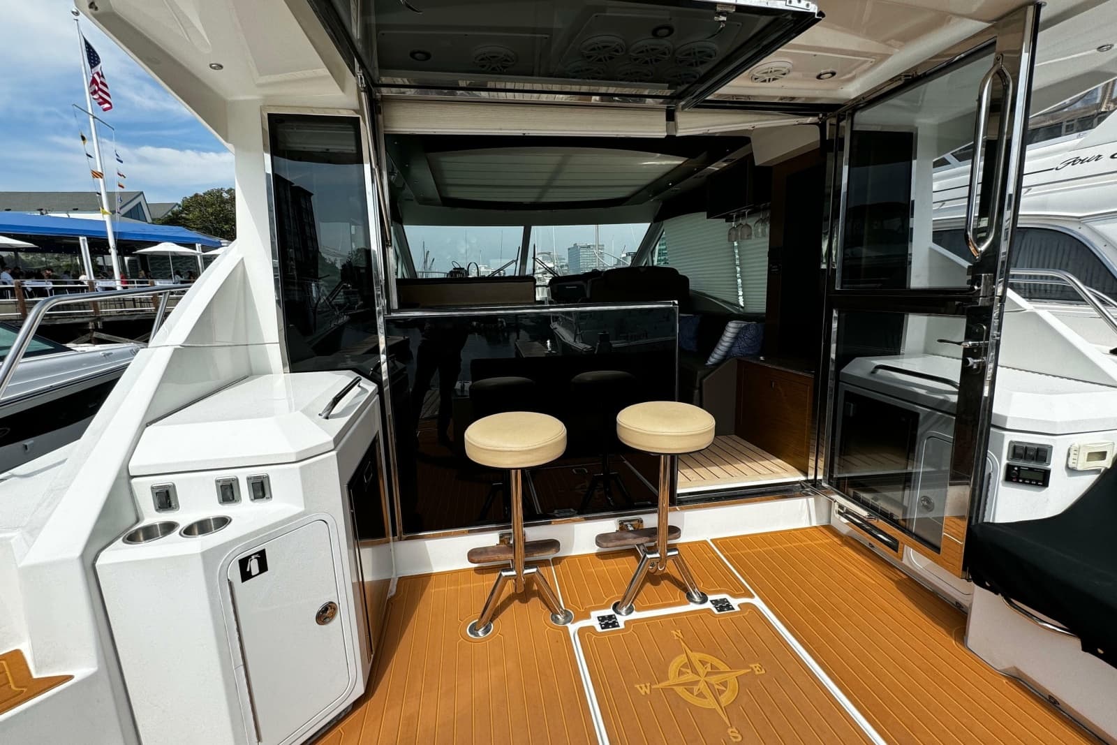2014 Cruisers Yachts 45 Cantius - Photo 6