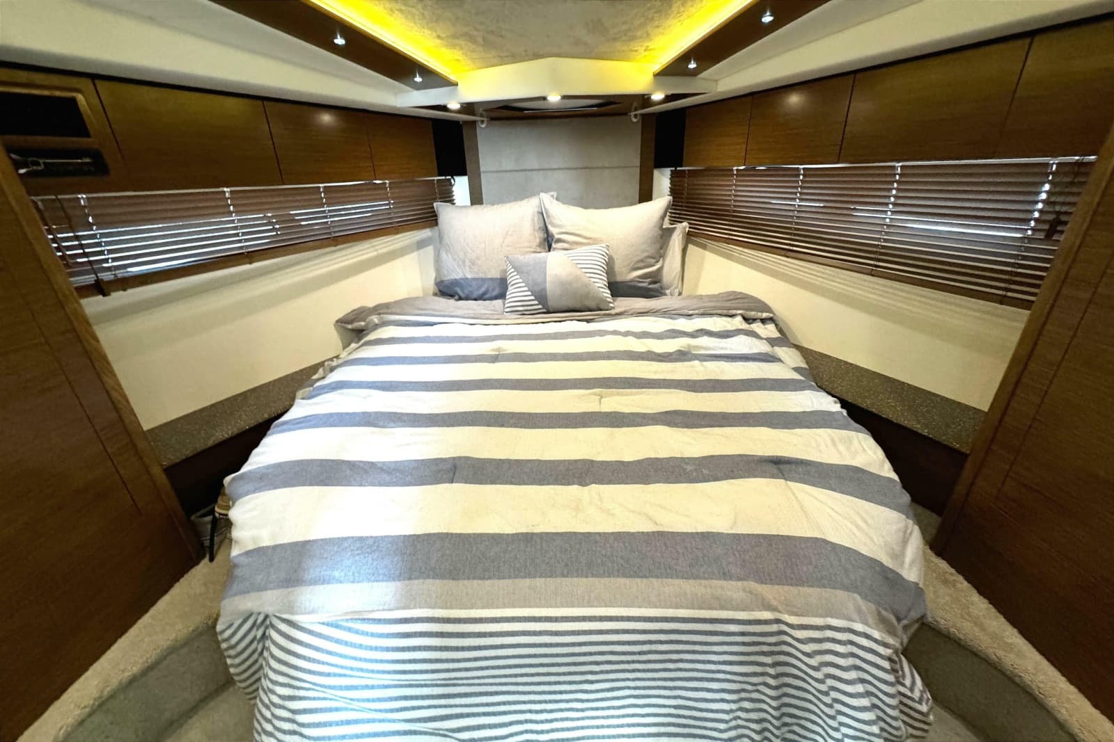 2014 Cruisers Yachts 45 Cantius - Photo 22