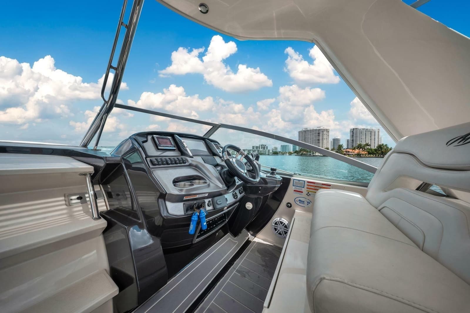 2014 Monterey 320 Sport Yacht - Photo 22