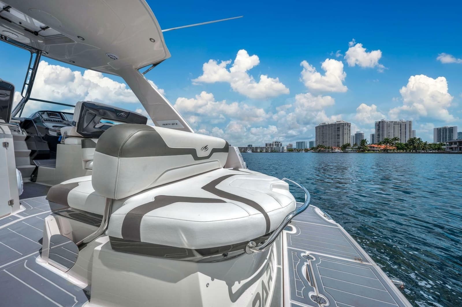 2014 Monterey 320 Sport Yacht - Photo 13