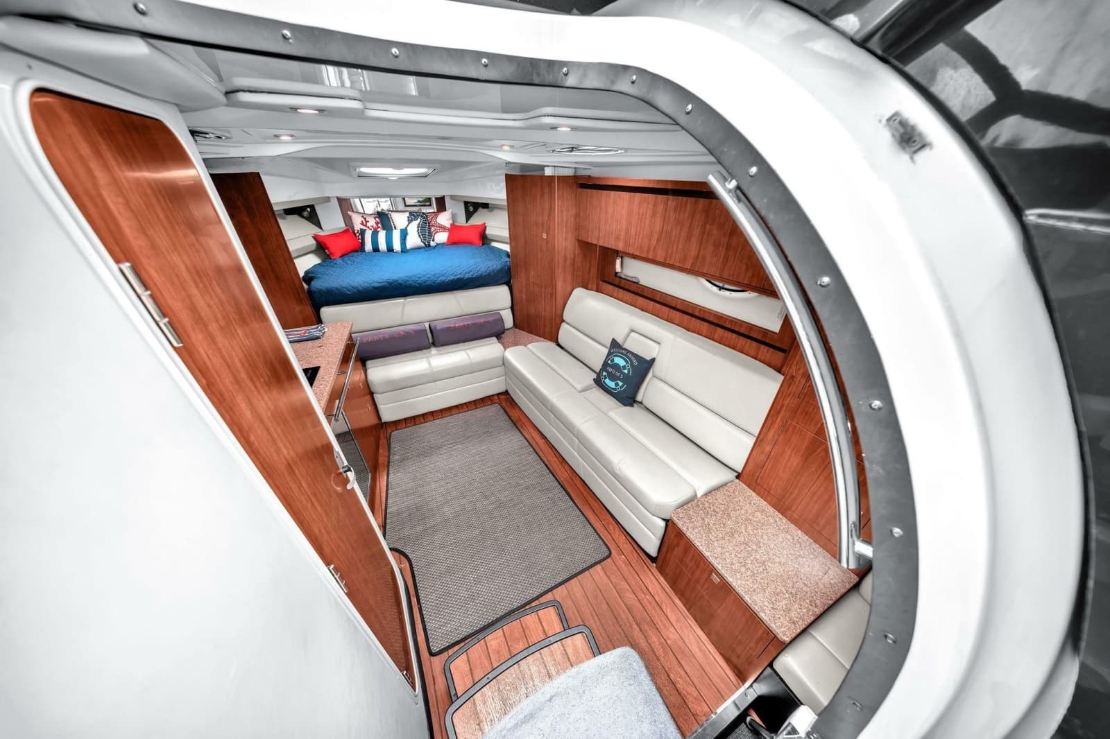 2014 Monterey 320 Sport Yacht - Photo 28