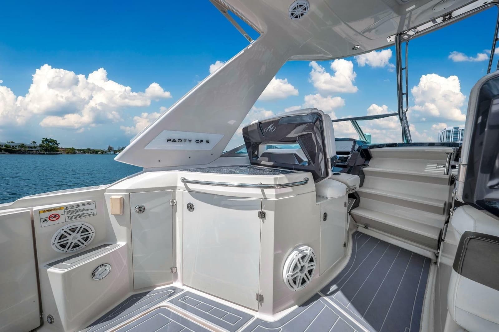 2014 Monterey 320 Sport Yacht - Photo 18