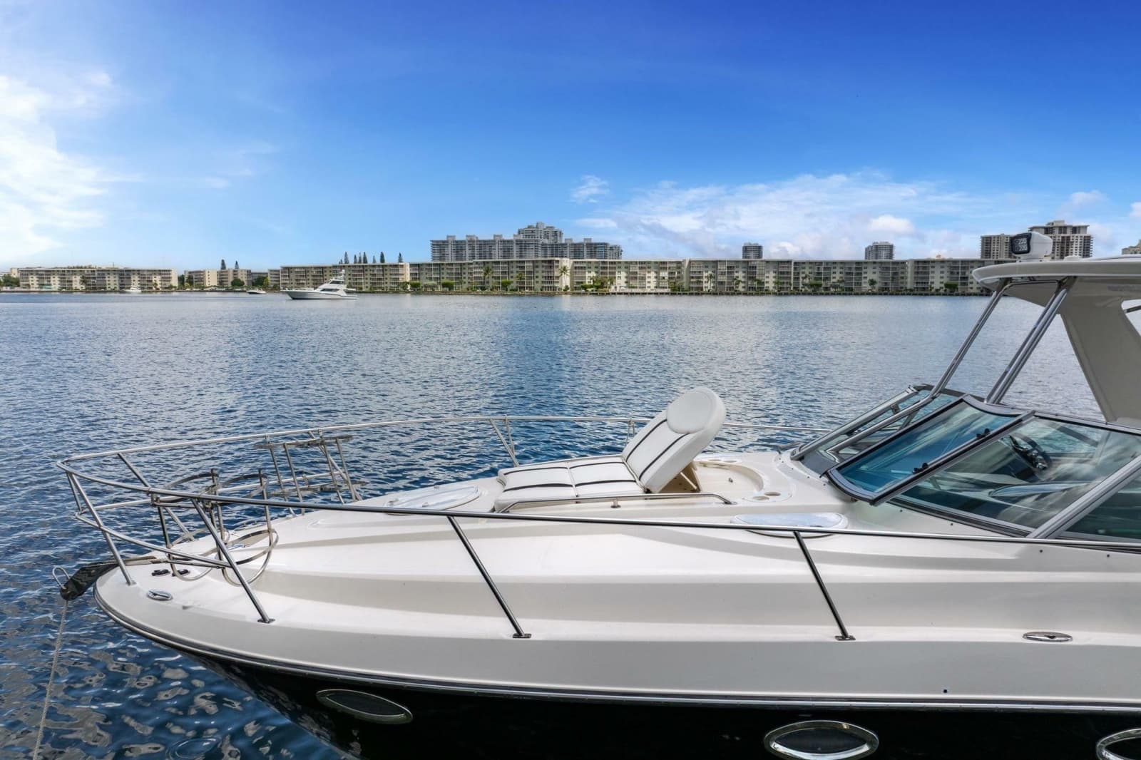 2014 Monterey 320 Sport Yacht - Photo 10