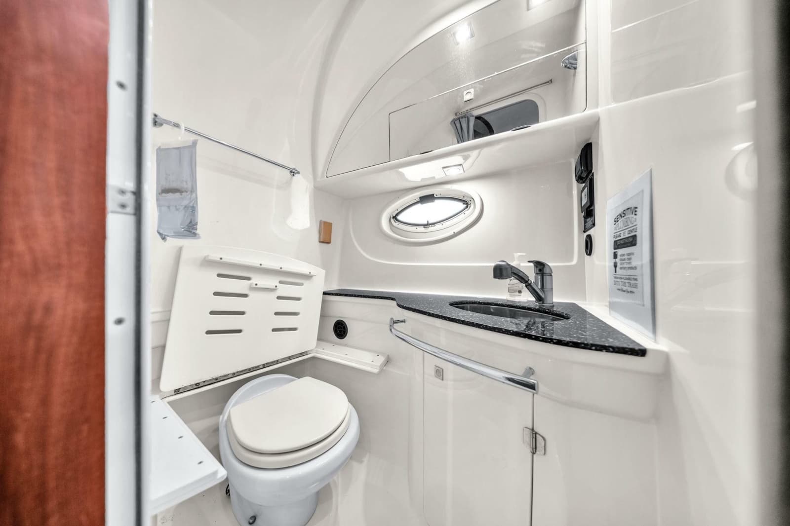2014 Monterey 320 Sport Yacht - Photo 37