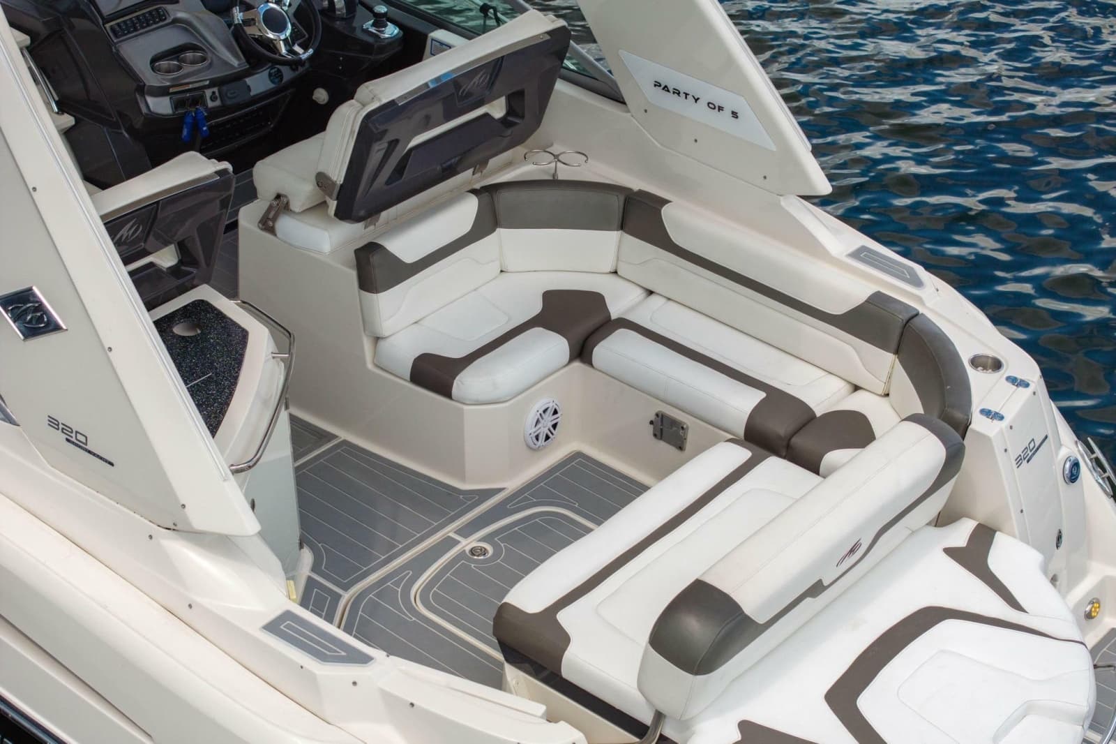 2014 Monterey 320 Sport Yacht - Photo 12