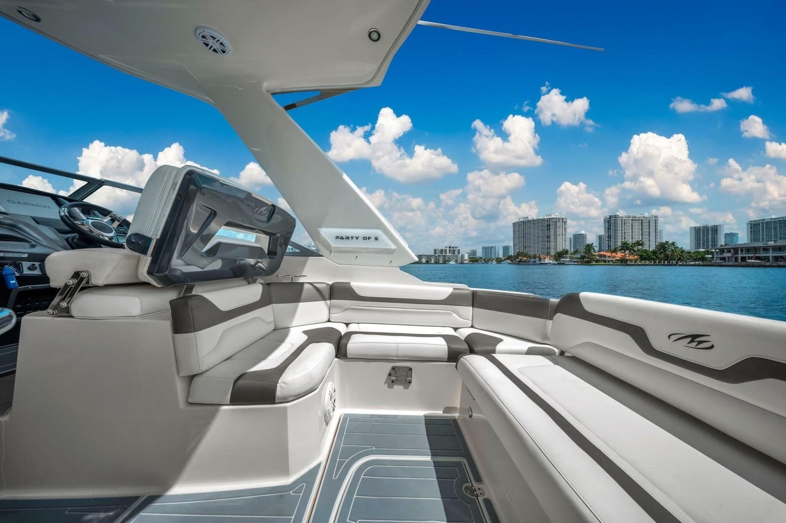 2014 Monterey 320 Sport Yacht - Photo 15