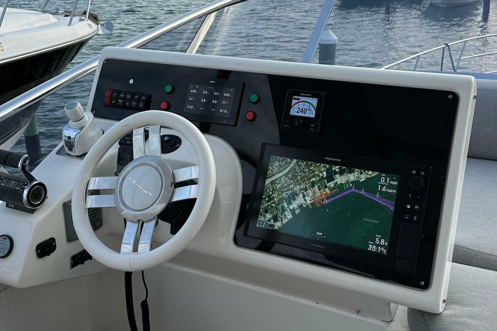 2013 Azimut Fly 53 - Photo 32