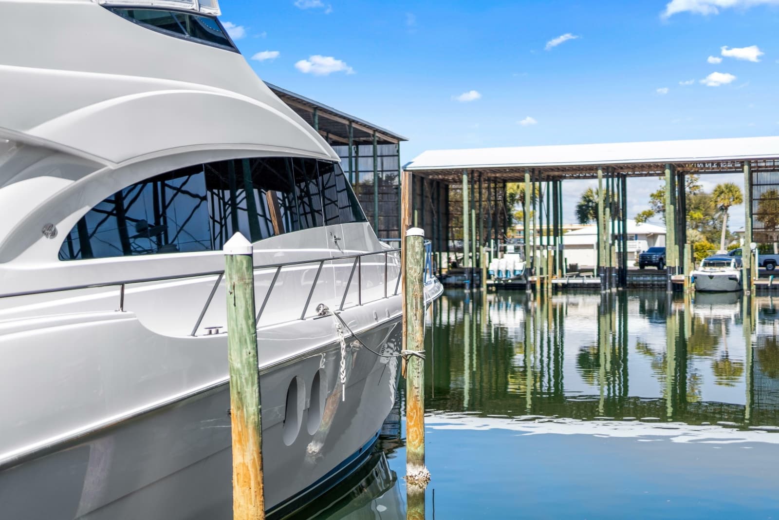 2013 Hatteras 60 Motor Yacht - Photo 8