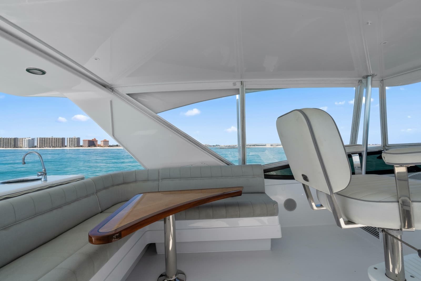 2013 Hatteras 60 Motor Yacht - Photo 61
