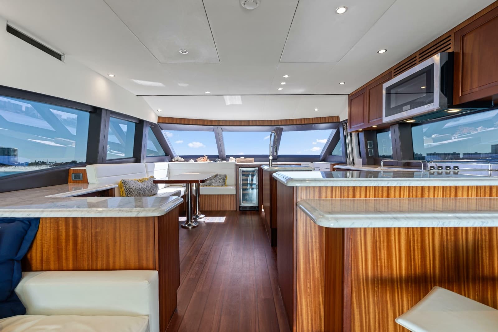 2013 Hatteras 60 Motor Yacht - Photo 17