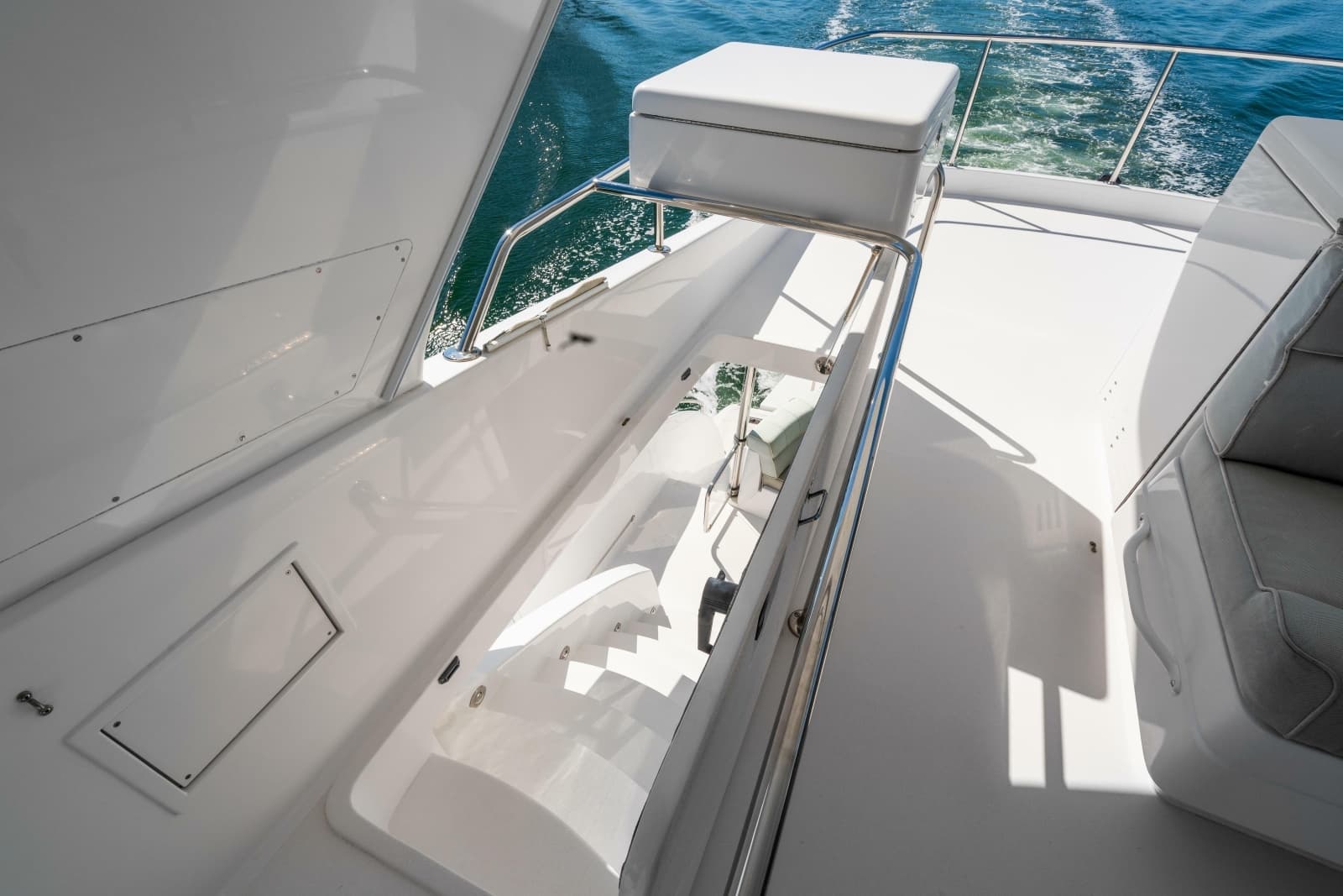 2013 Hatteras 60 Motor Yacht - Photo 52
