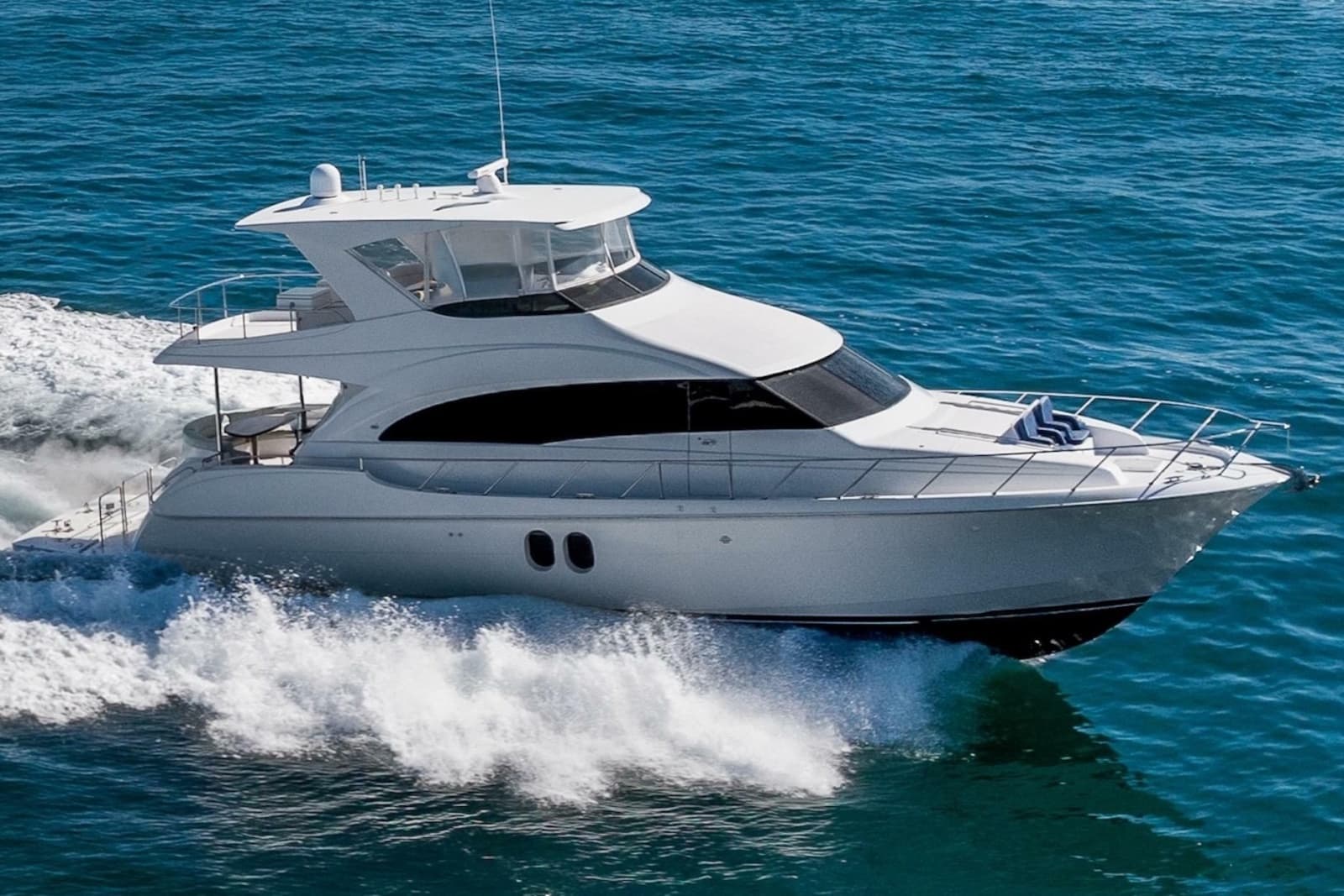 2013 Hatteras 60 Motor Yacht - Photo 4