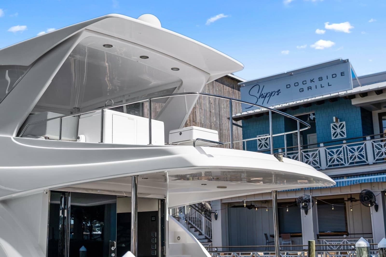 2013 Hatteras 60 Motor Yacht - Photo 10