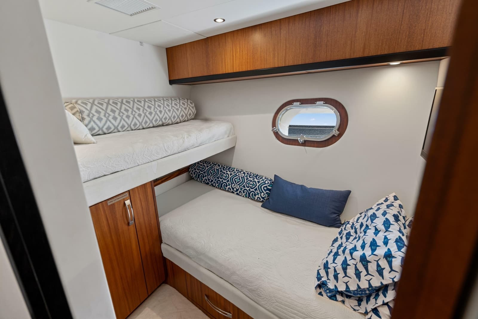 2013 Hatteras 60 Motor Yacht - Photo 51