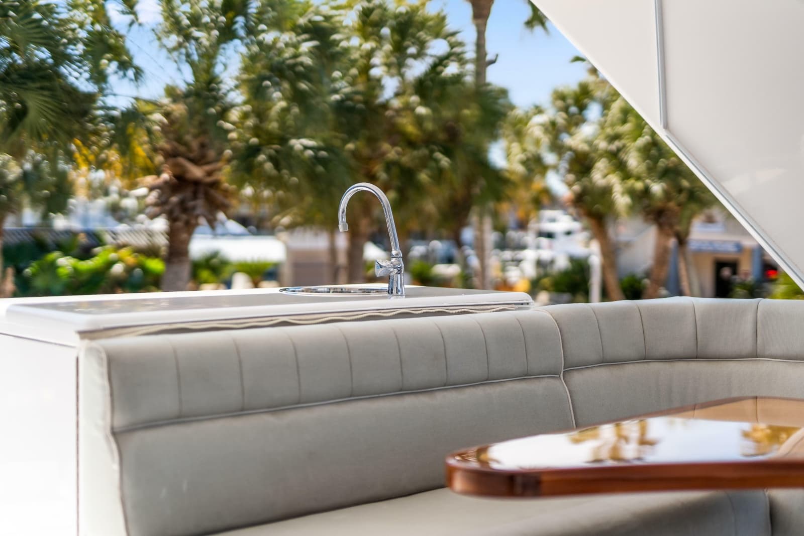 2013 Hatteras 60 Motor Yacht - Photo 56