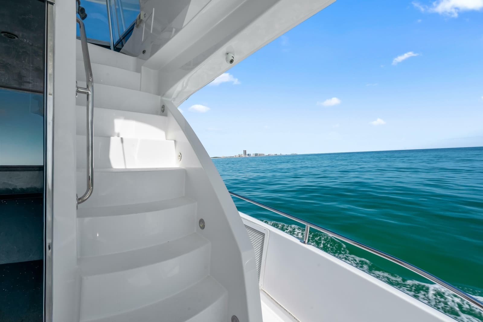 2013 Hatteras 60 Motor Yacht - Photo 53