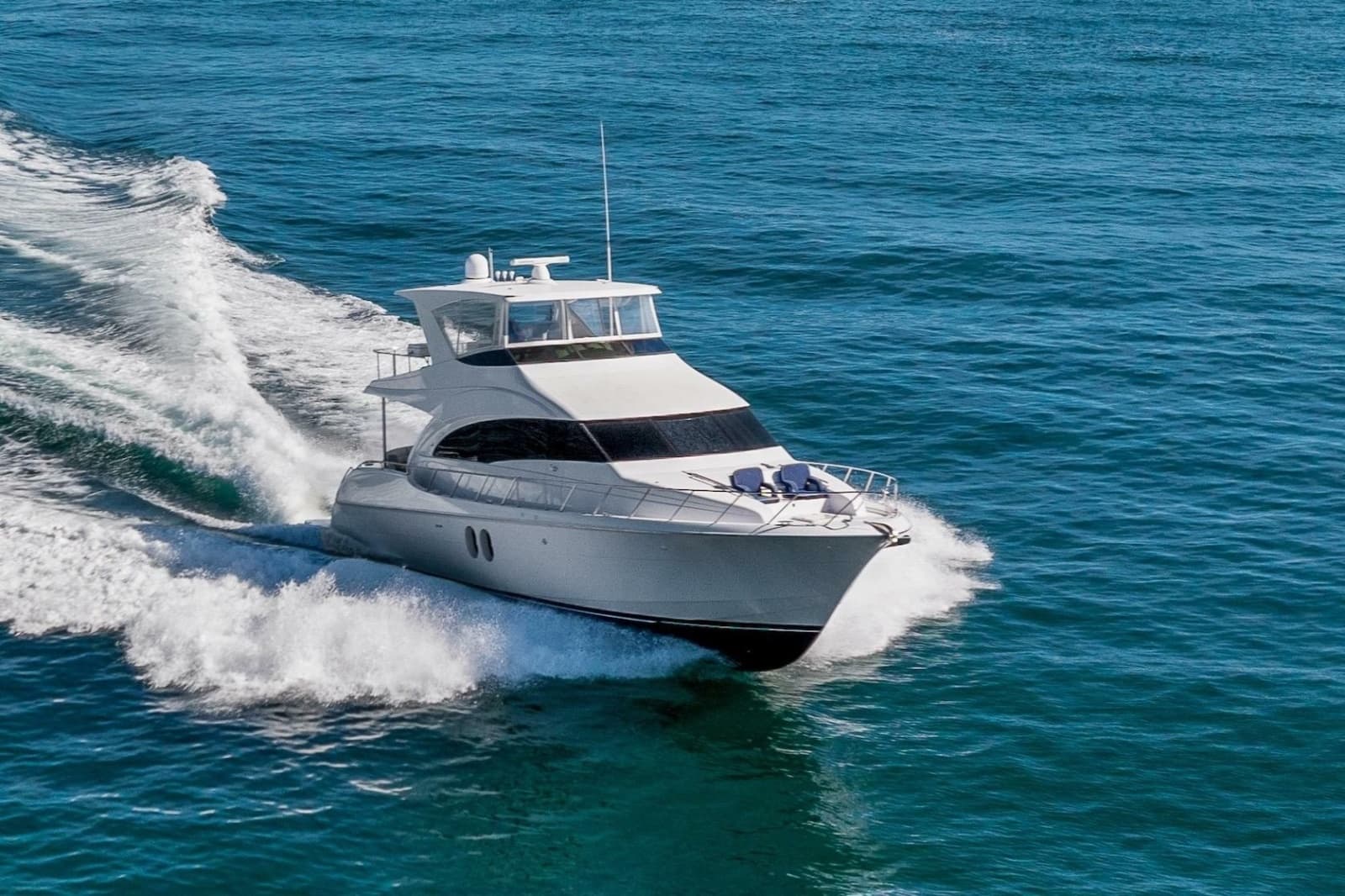 2013 Hatteras 60 Motor Yacht - Photo 3