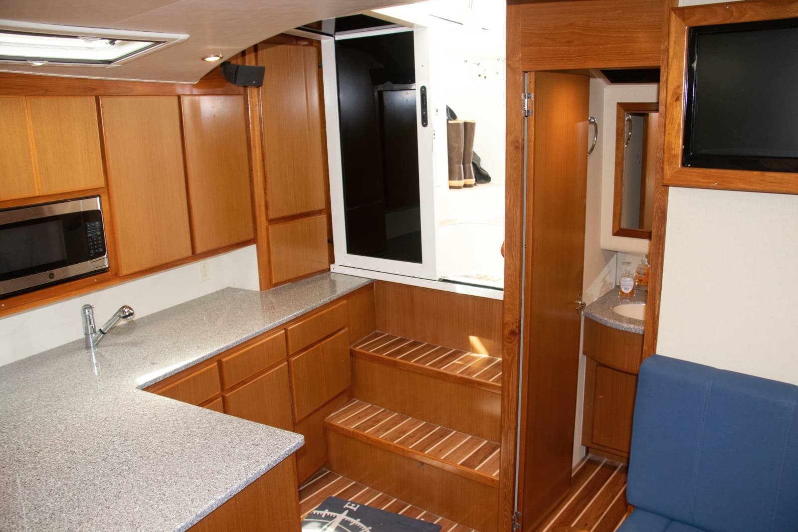 2013 Henriques 42 Express Hardtop - Photo 24