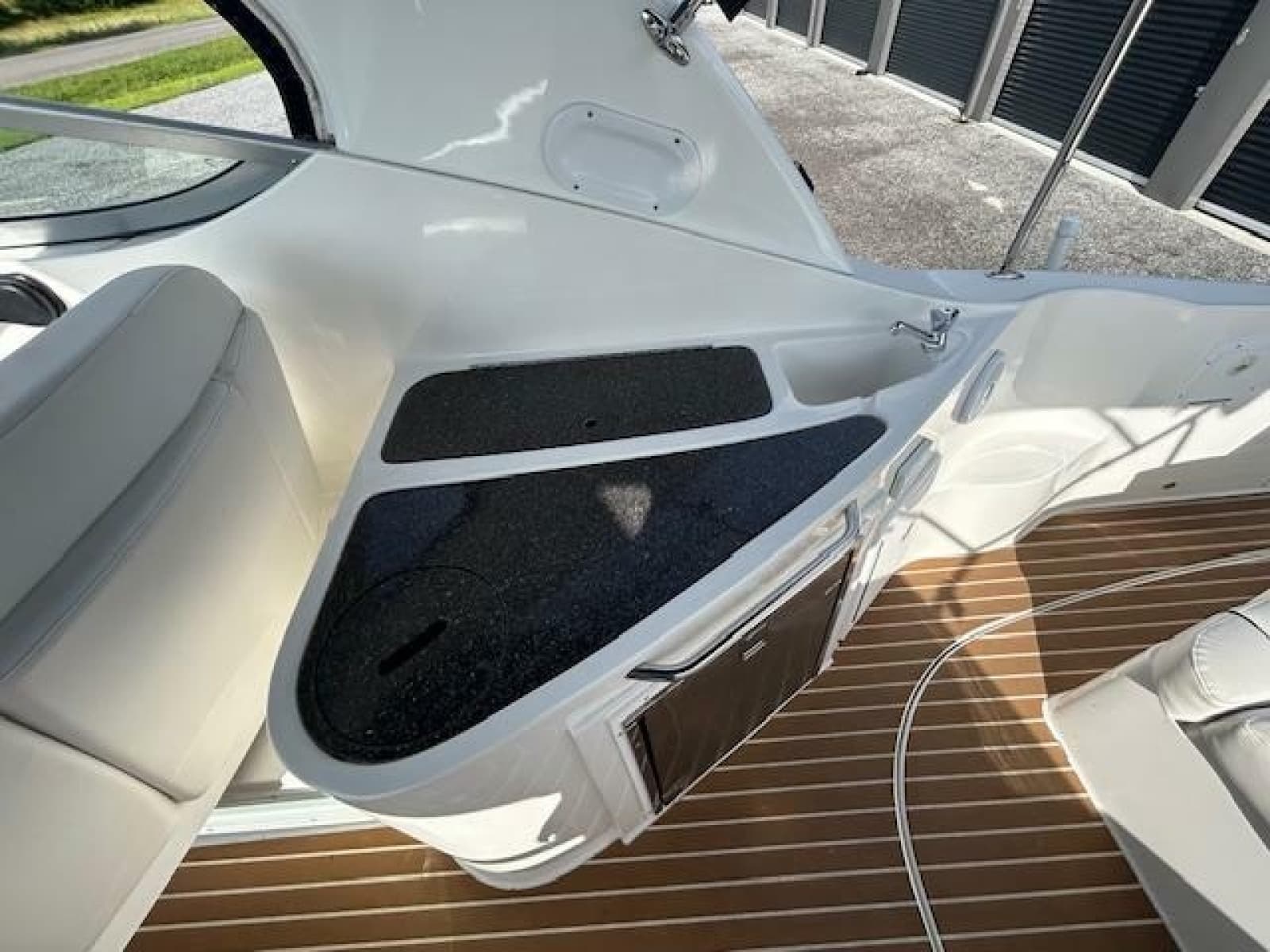 2013 Rinker 290 Express Cruiser - Photo 37