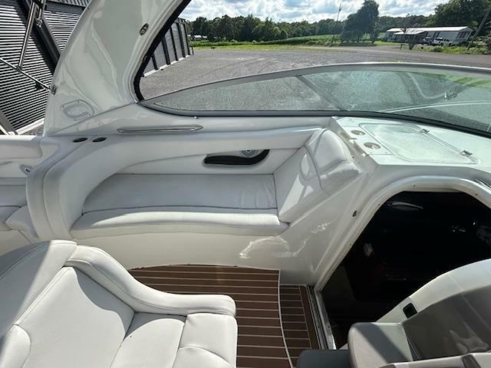 2013 Rinker 290 Express Cruiser - Photo 42