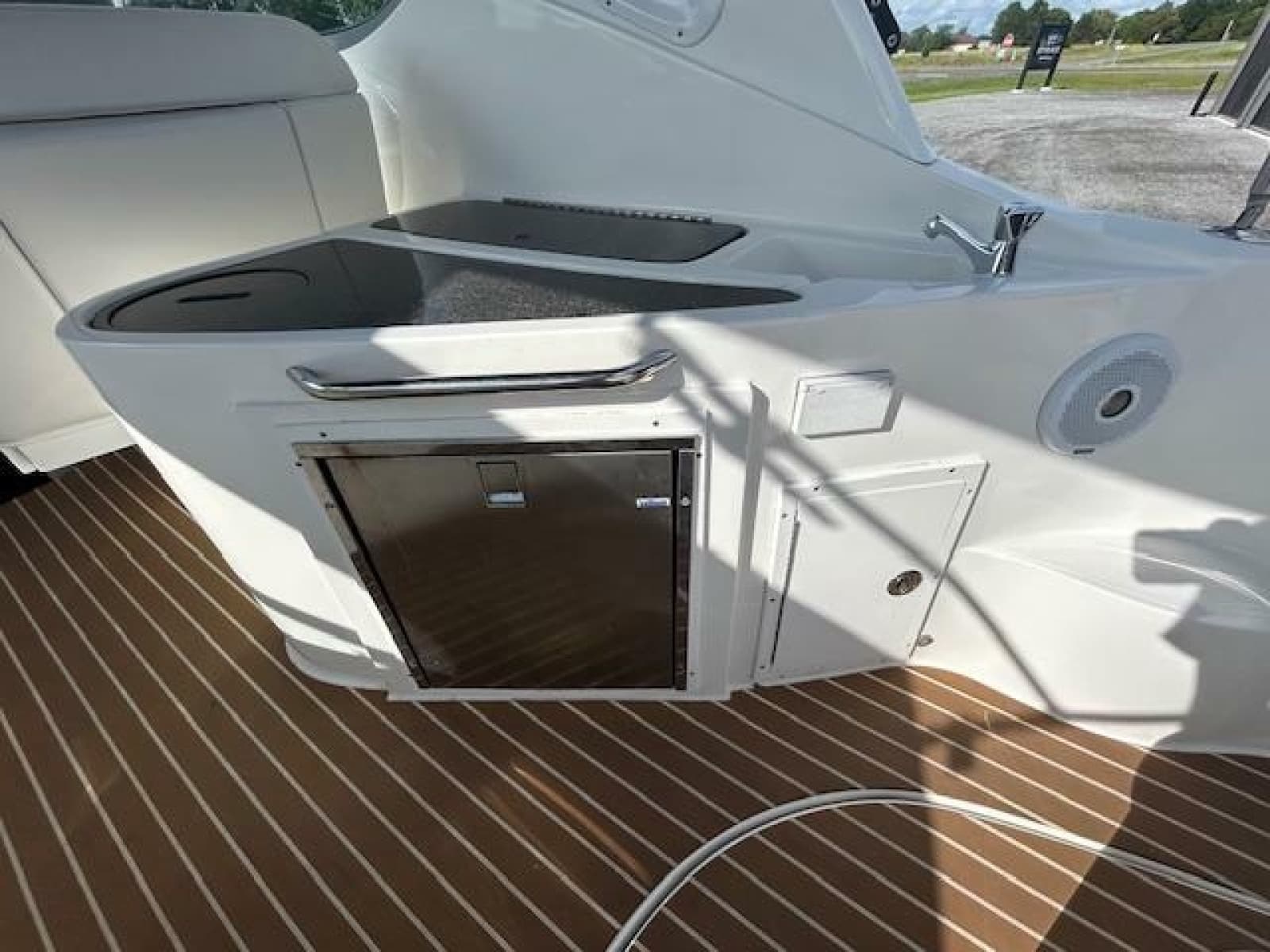 2013 Rinker 290 Express Cruiser - Photo 38