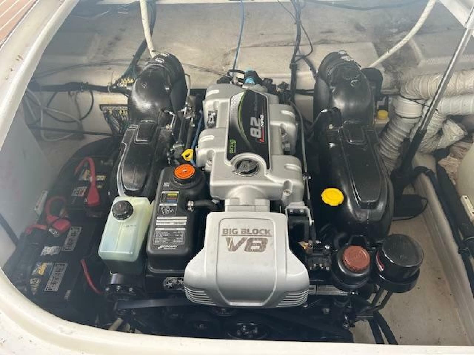 2013 Rinker 290 Express Cruiser - Photo 10
