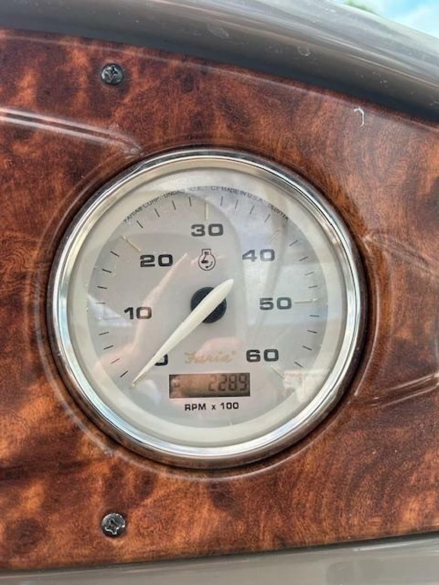 2013 Rinker 290 Express Cruiser - Photo 34