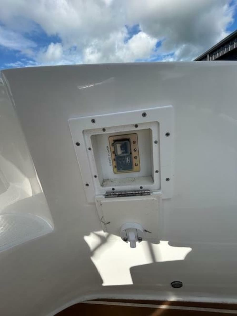 2013 Rinker 290 Express Cruiser - Photo 41