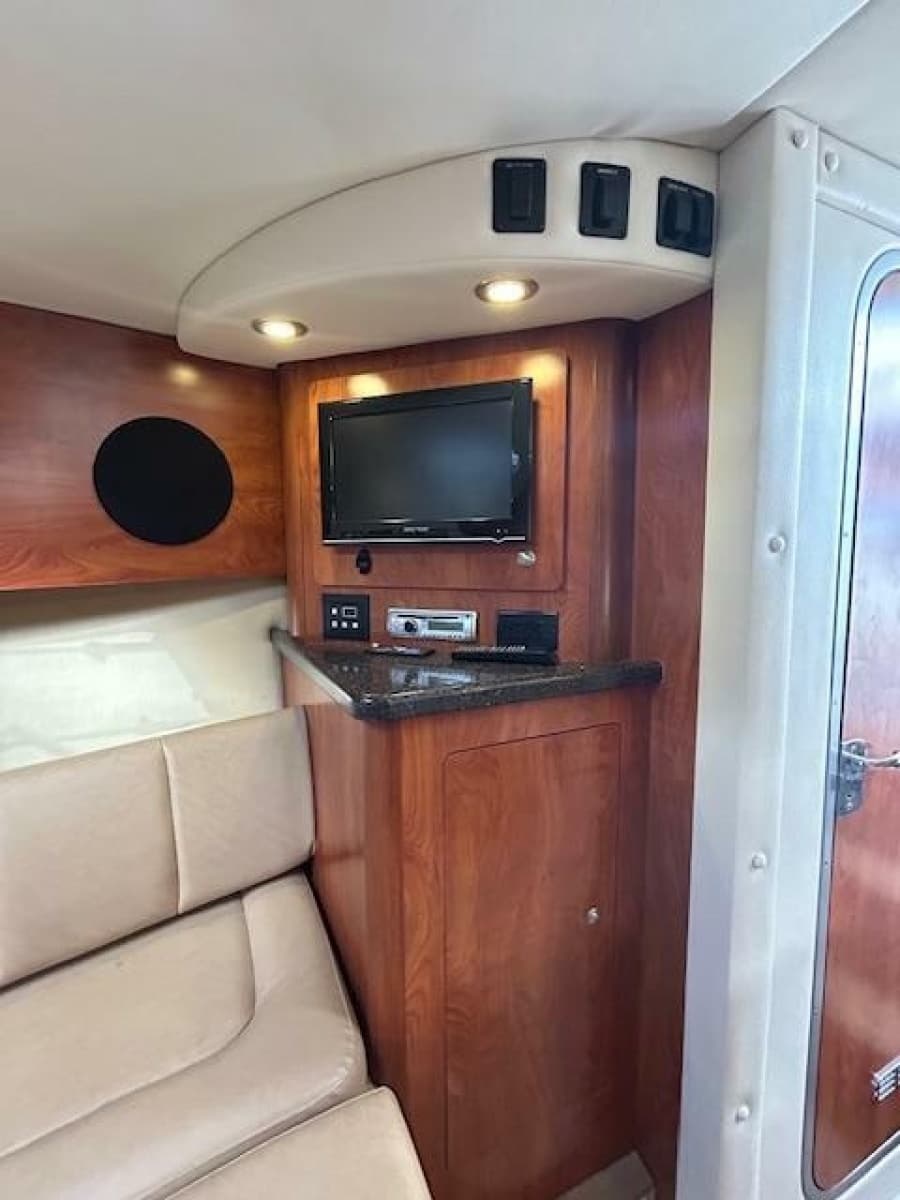 2013 Rinker 290 Express Cruiser - Photo 21