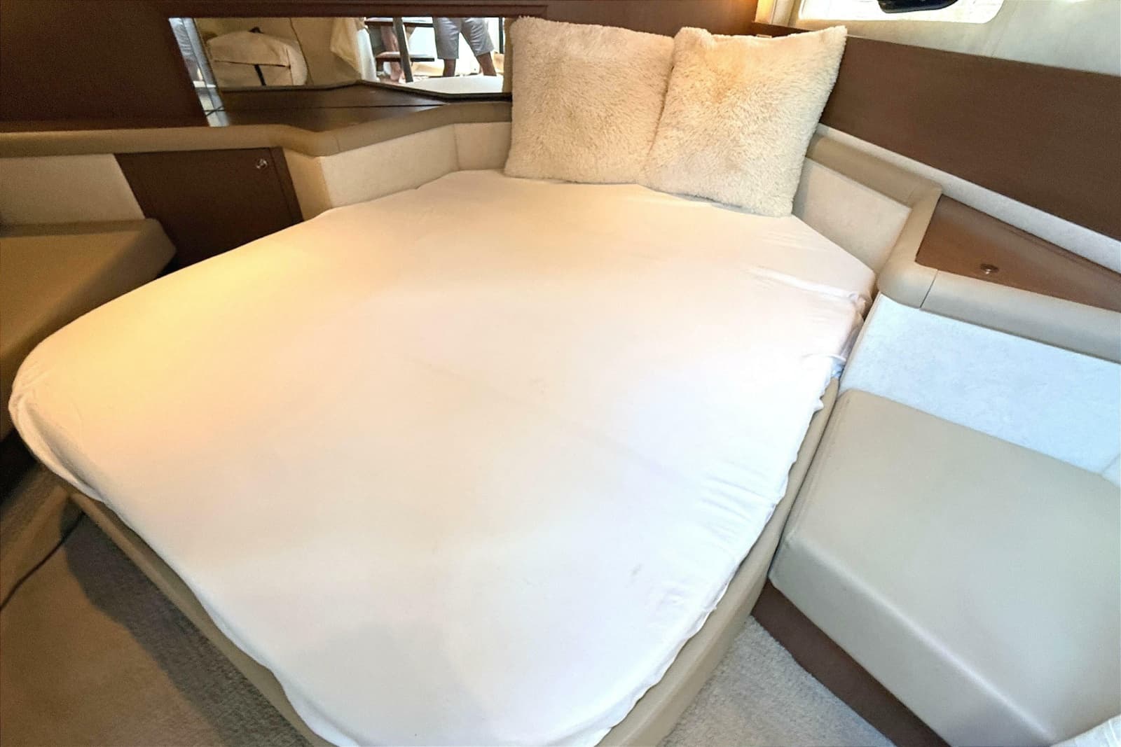 2013 Sea Ray 370 Venture - Photo 18