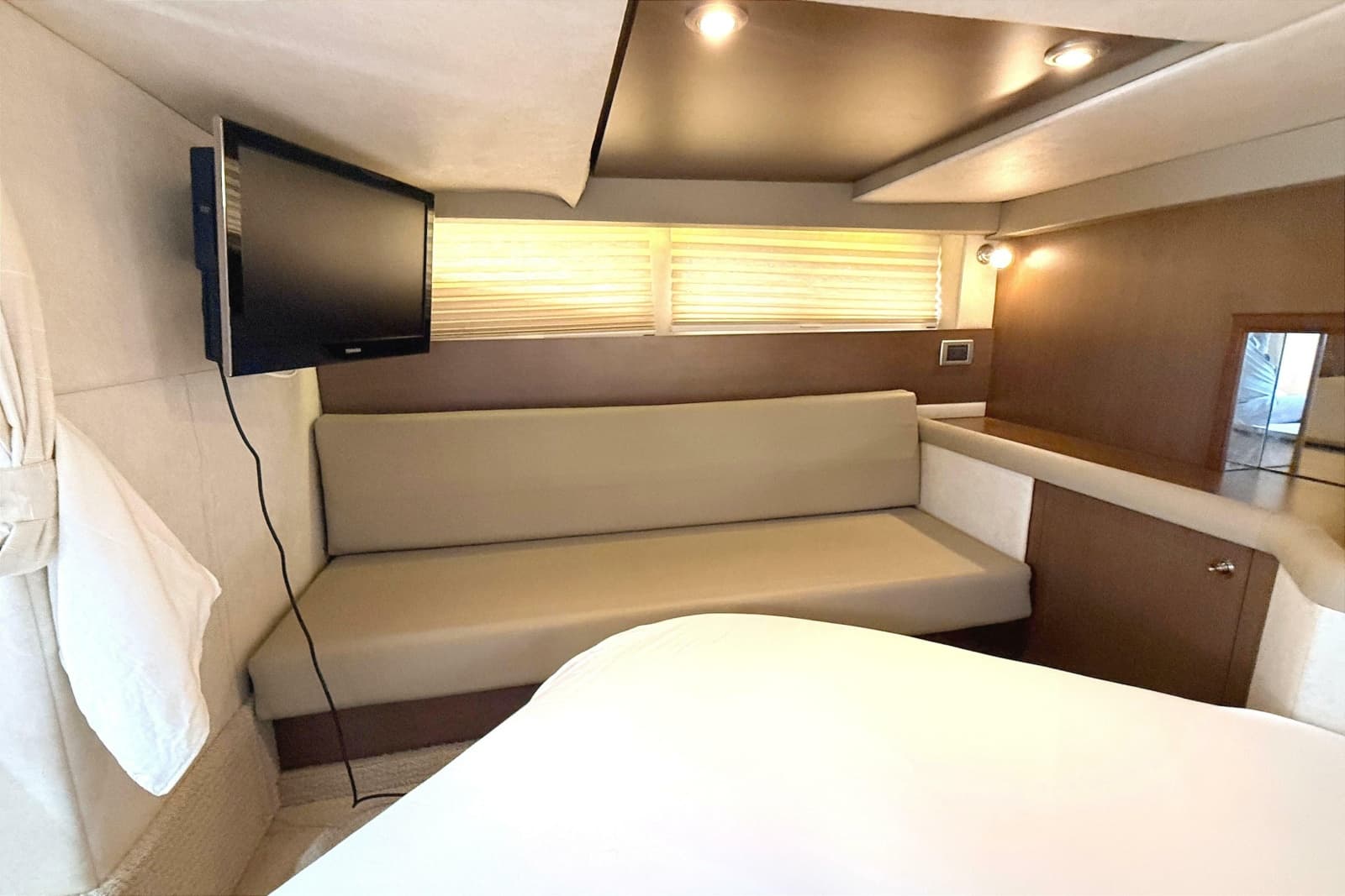 2013 Sea Ray 370 Venture - Photo 19