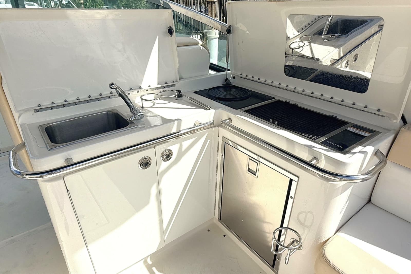 2013 Sea Ray 370 Venture - Photo 9