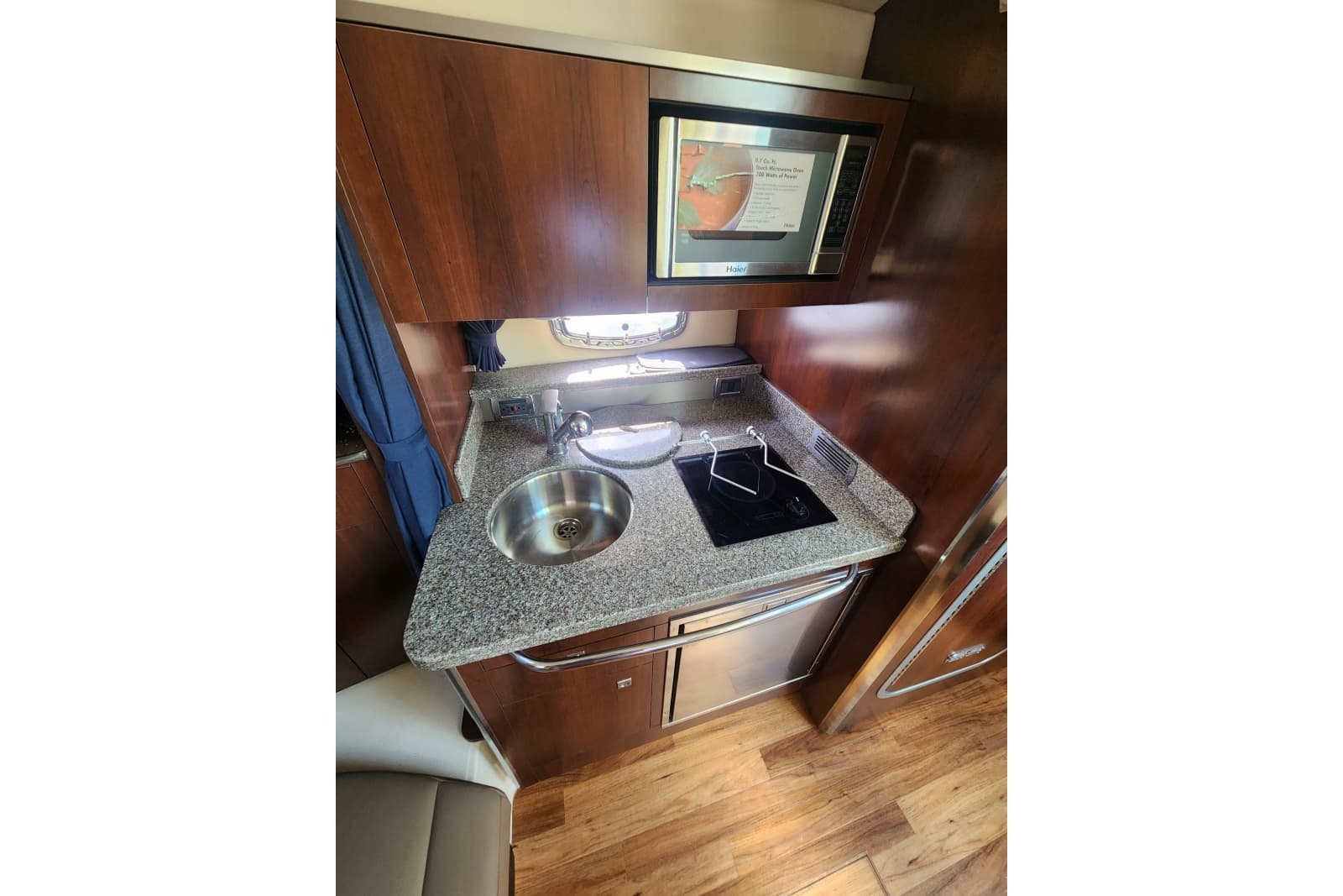 2012 Chaparral 310 Signature - Photo 10