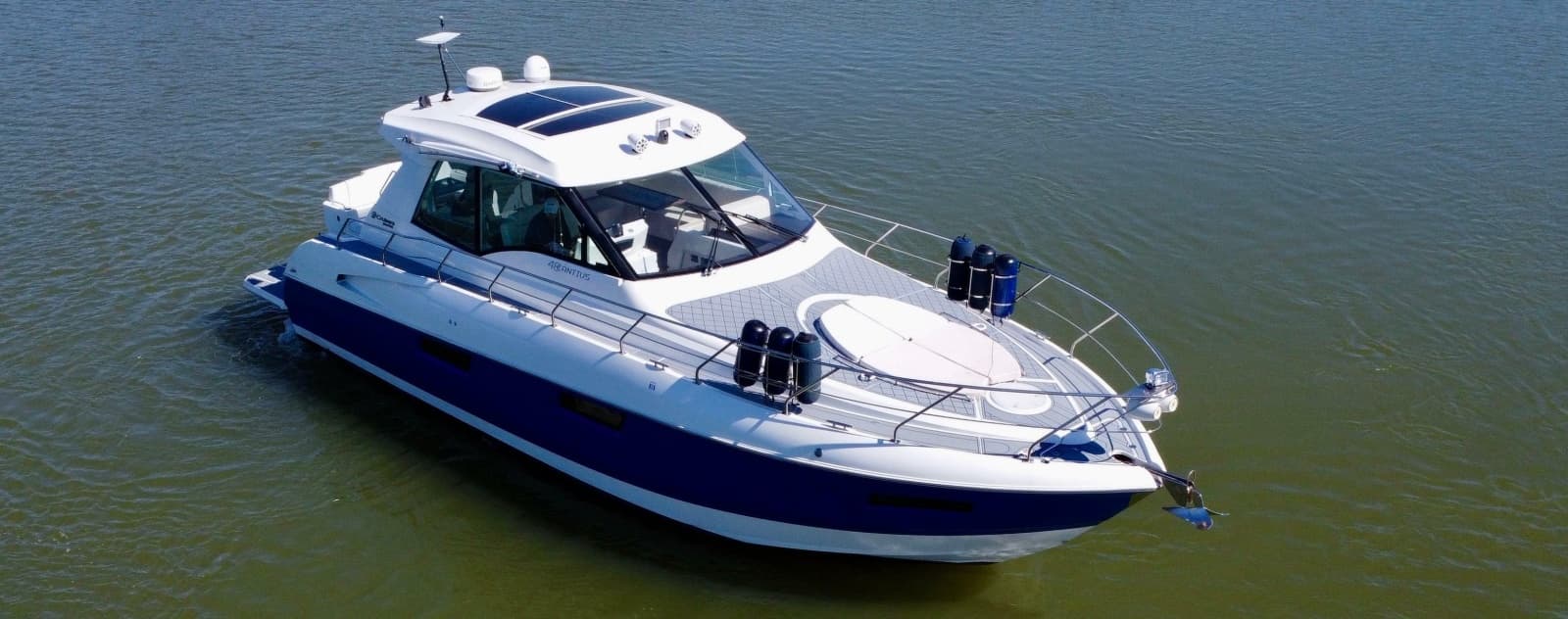 2012 Cruisers Yachts 48 Cantius - Photo 5