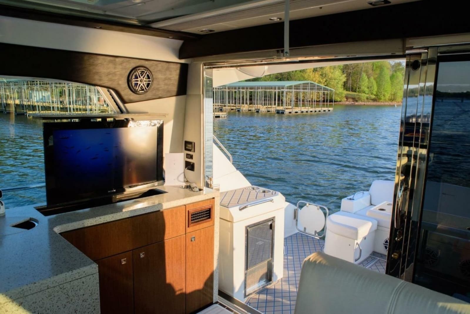 2012 Cruisers Yachts 48 Cantius - Photo 20