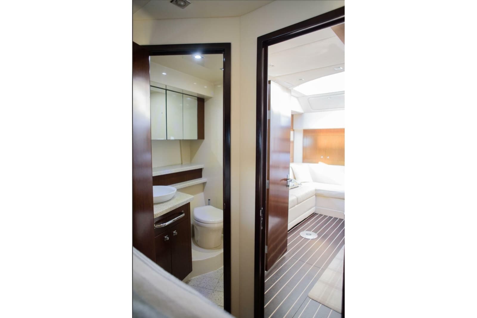 2012 Cruisers Yachts 48 Cantius - Photo 30