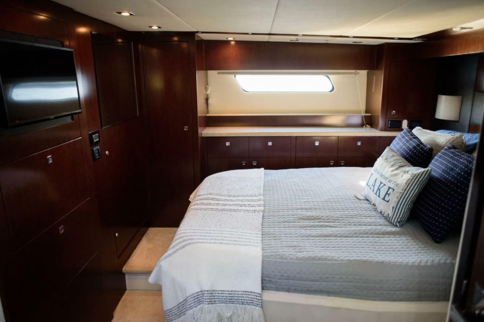 2012 Cruisers Yachts 48 Cantius - Photo 32
