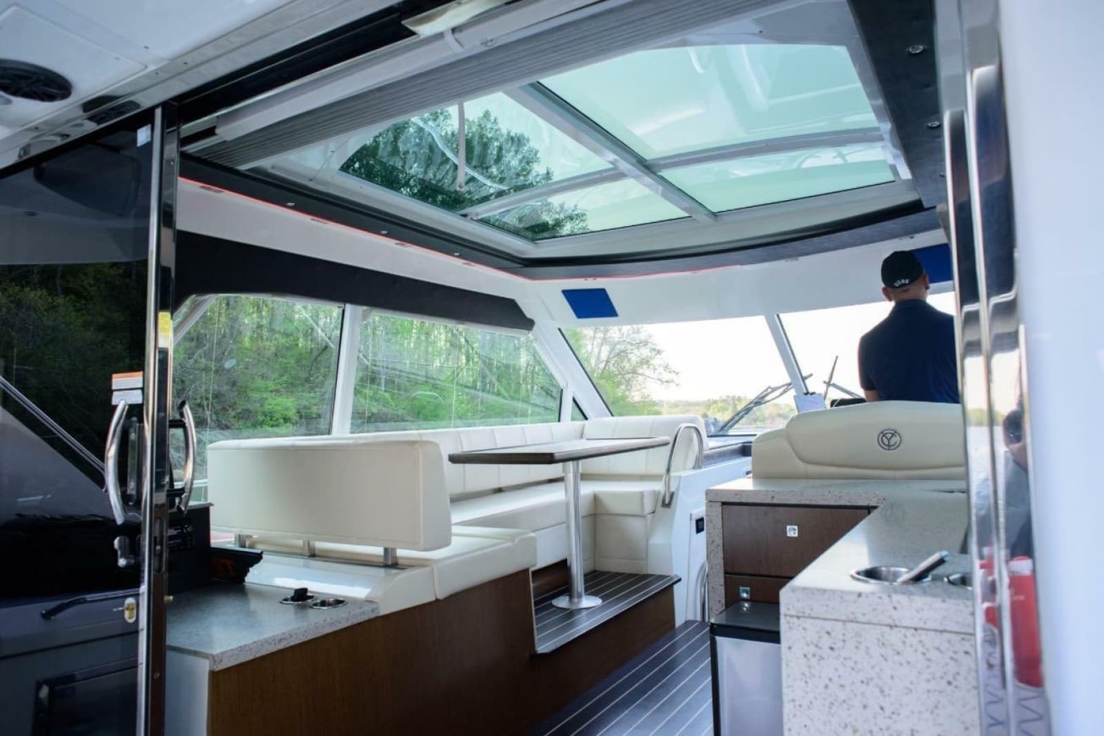 2012 Cruisers Yachts 48 Cantius - Photo 22