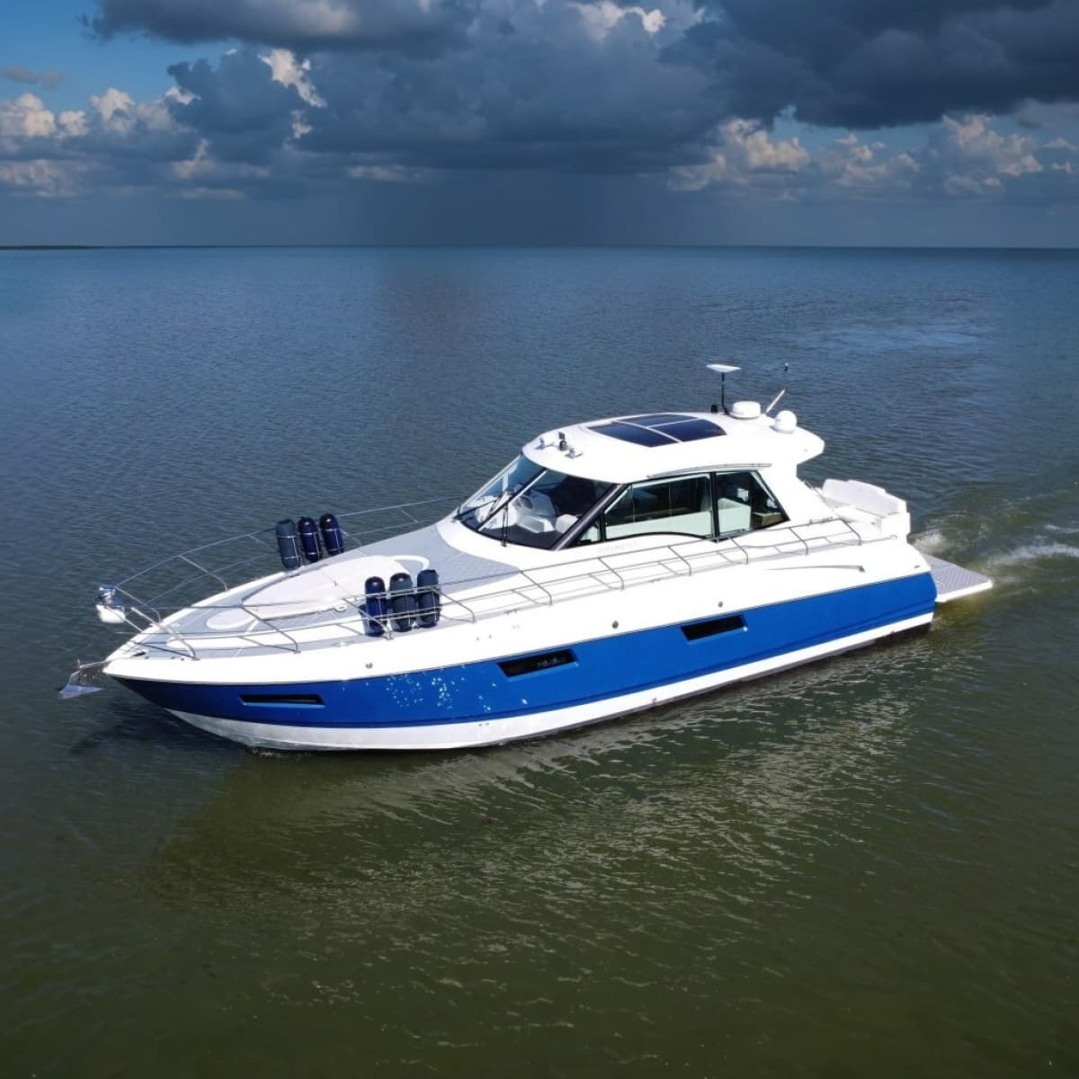 2012 Cruisers Yachts 48 Cantius - Photo 1