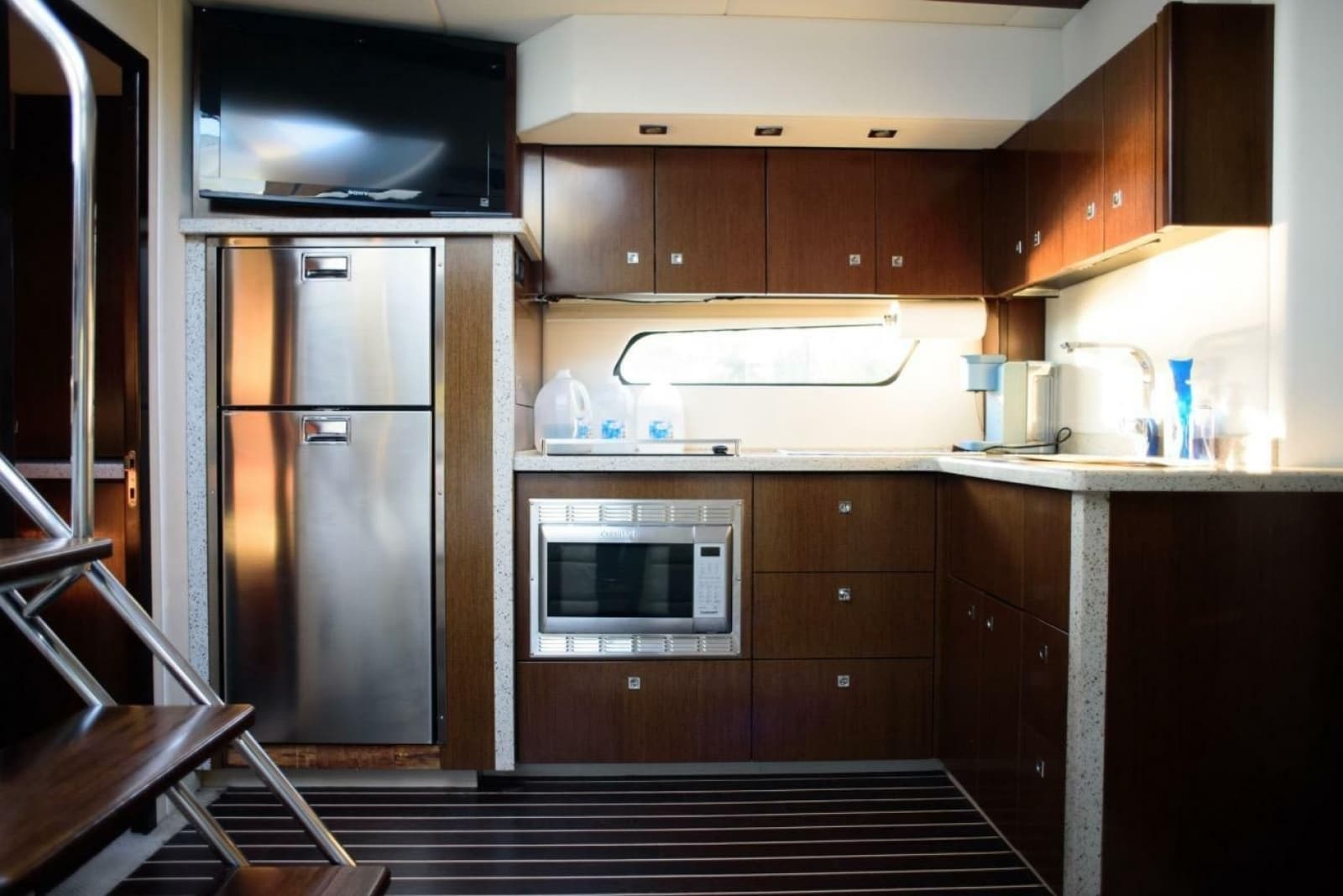 2012 Cruisers Yachts 48 Cantius - Photo 26
