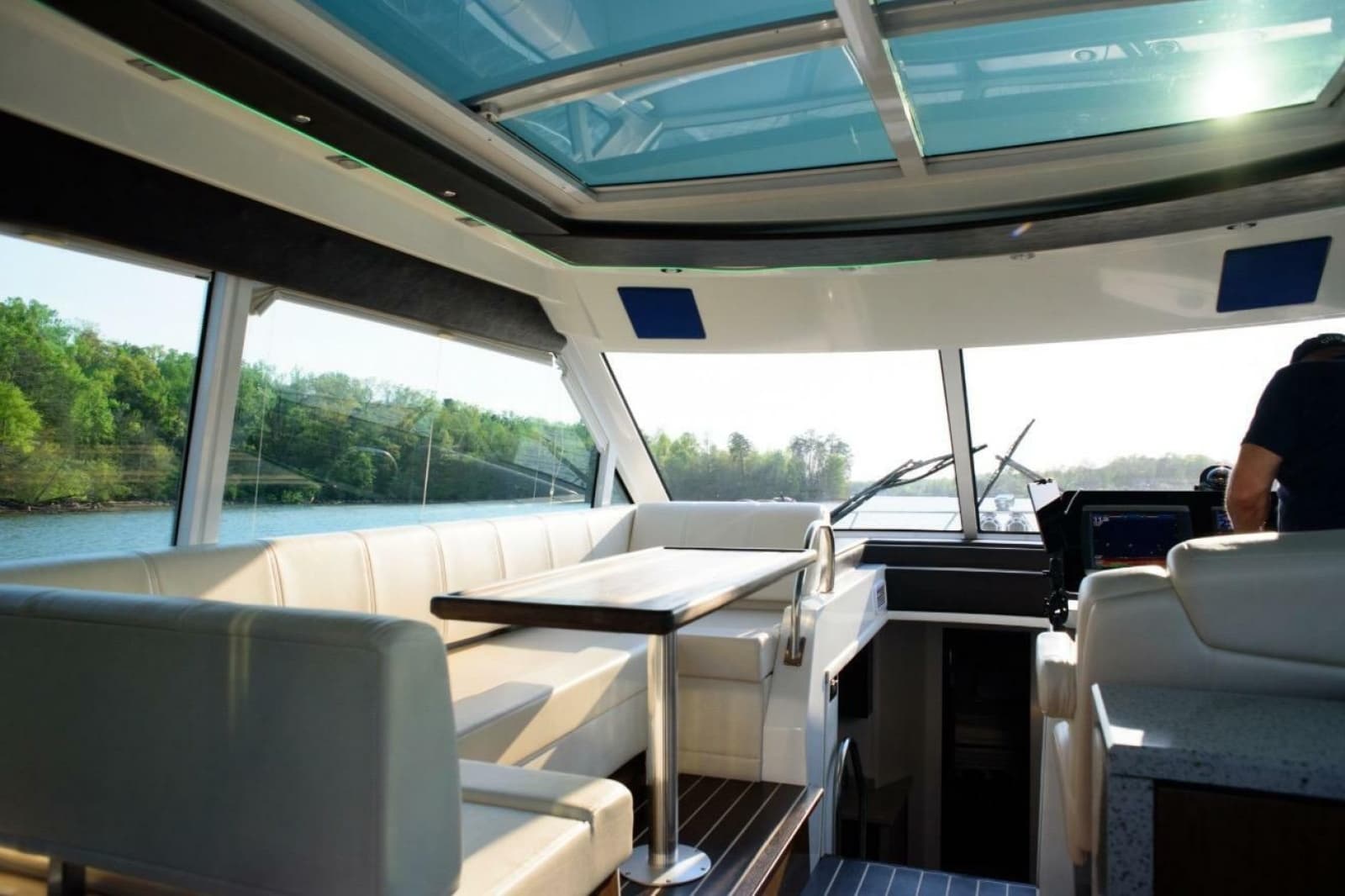 2012 Cruisers Yachts 48 Cantius - Photo 25