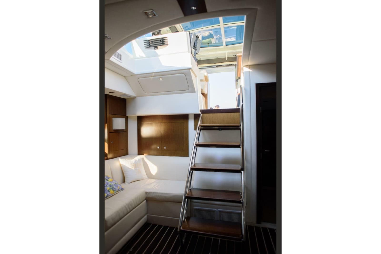 2012 Cruisers Yachts 48 Cantius - Photo 38