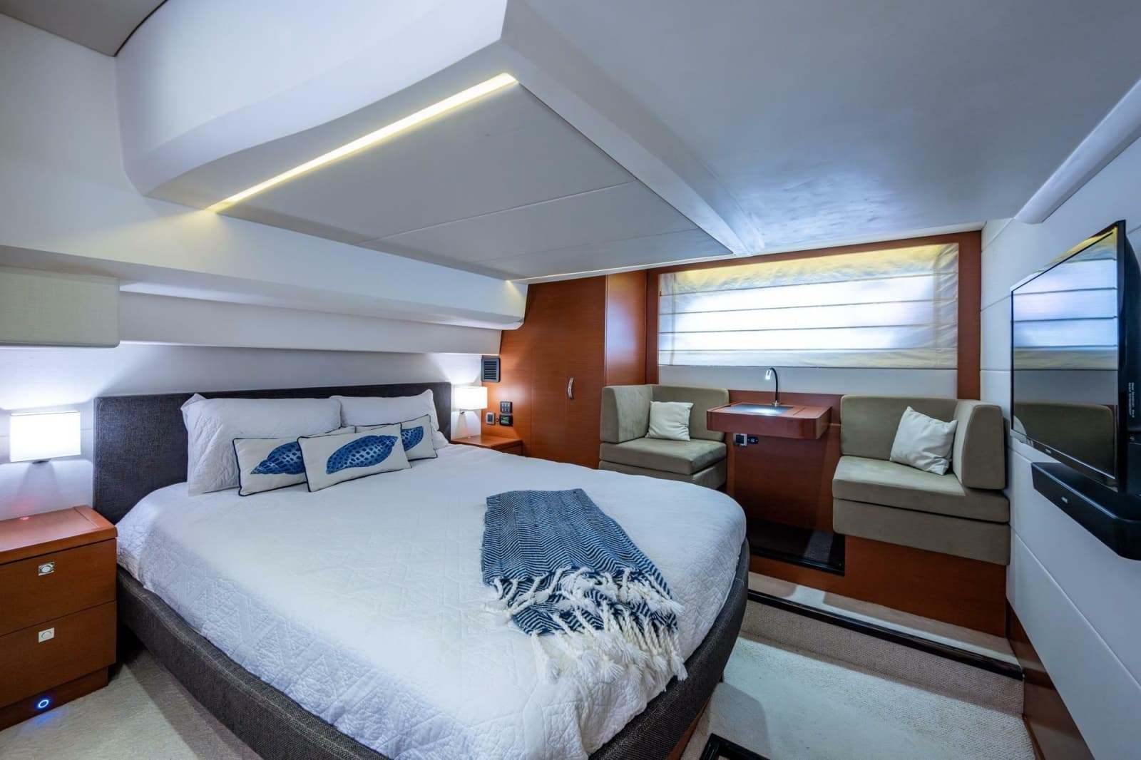 2012 Prestige 500 - Photo 81